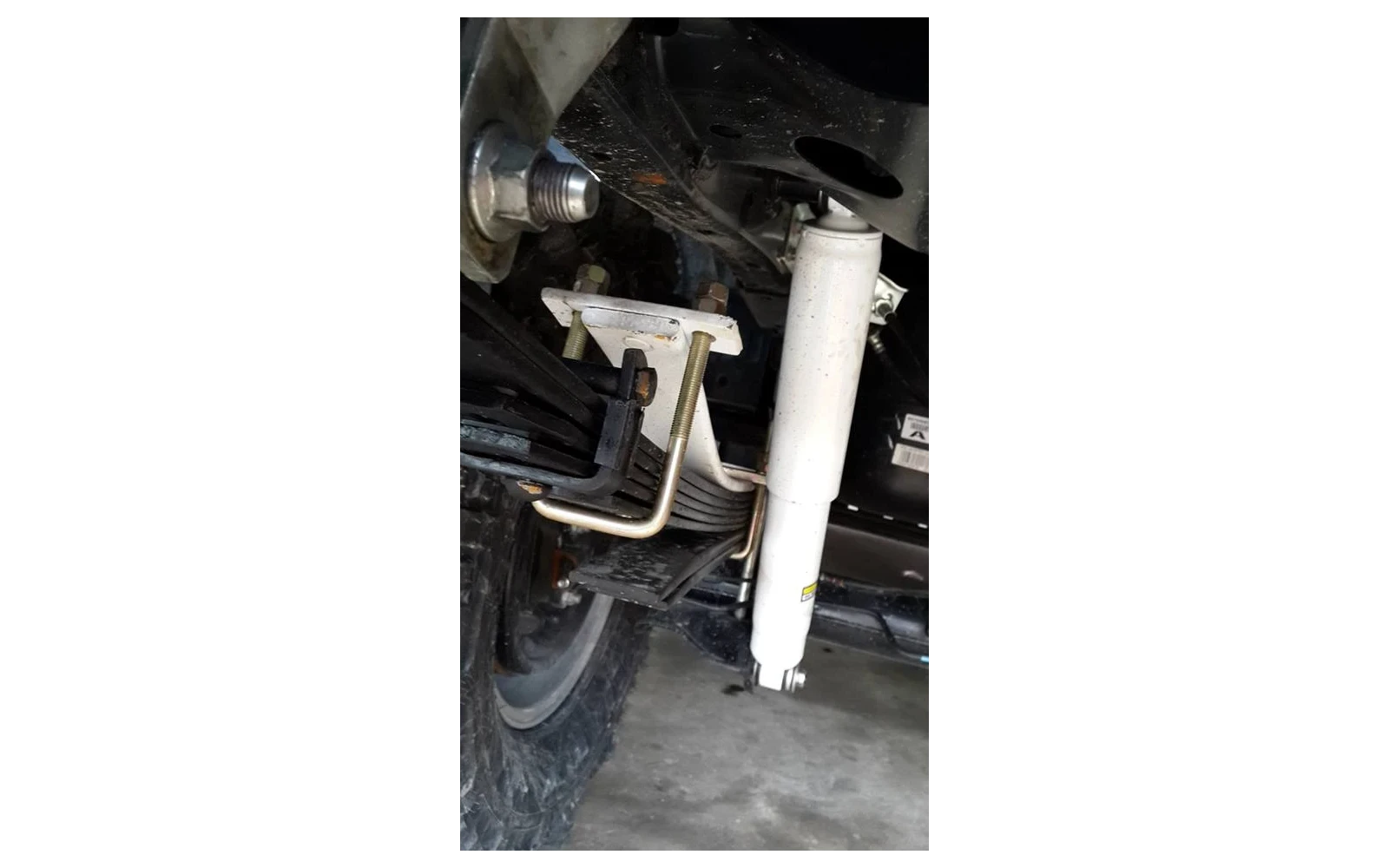 Kit intarire pentru ambele arcuri lamelare spate lift 50 mm fata de standard de fabrica Kit intarire pentru ambele arcuri lamelare spate lift 50 mm fata de standard de fabrica