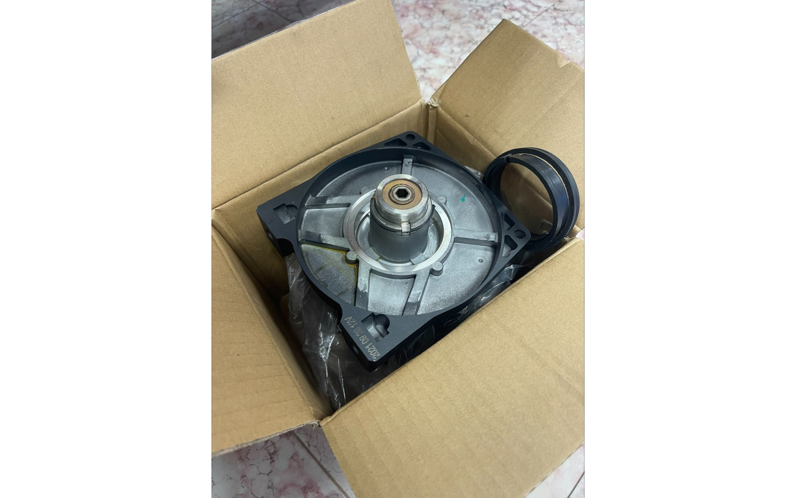 Motor 6 cp pentru trolii 12.000 lbs Ironman 4x4  - GENERATIA 1 de Troliu VERIFICATI imaginea a 2 a