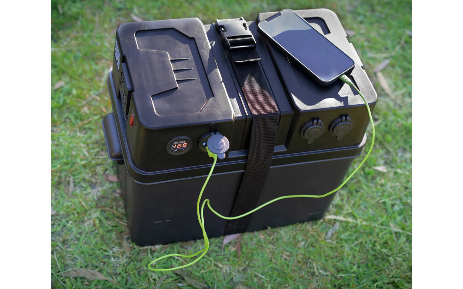 Cutie multifunctionala pentru Baterie (Box Portable, Dc Outlets)